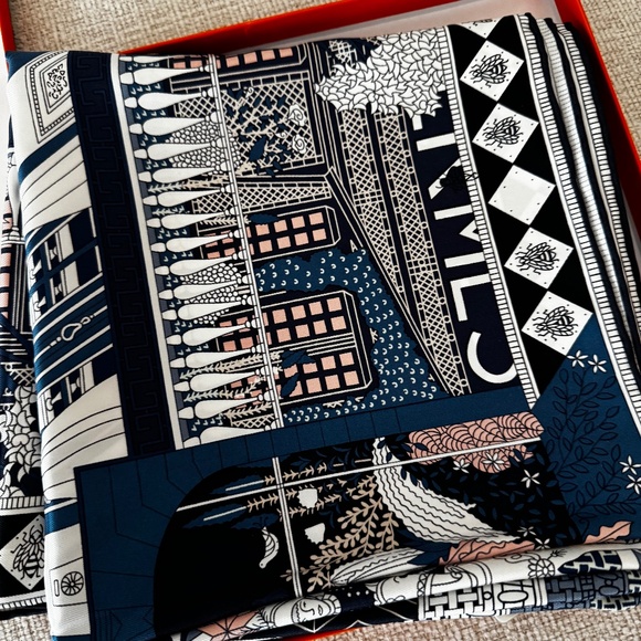 Hermes Accessories - Hermès Carré 90 Silk Twill Scarf – “Objets de Curiosité” – Marine / Rose Poudré